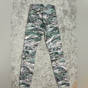 LULULEMON SIZE 2 leggings perfect condition